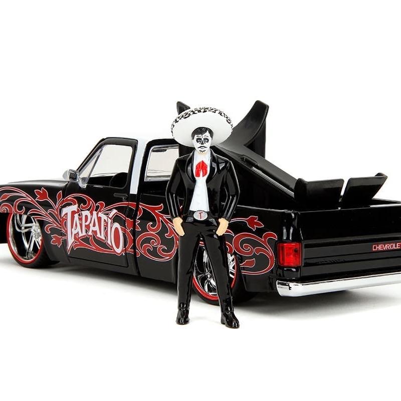 Jada 1:24 Tapatio Day of the Dead (Dia de los Muertos) 1985 Chevrolet C10 & Charro Man Figure Diecast Toy