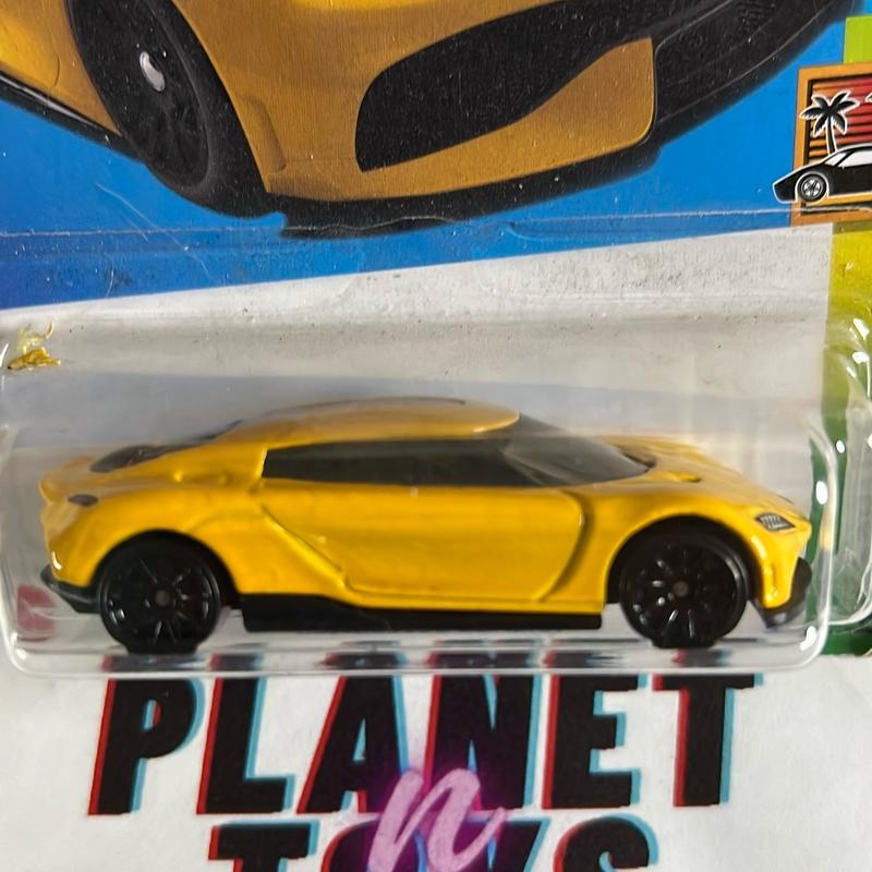 Hot wheels koenigsegg gemera diecast car - scale 1:64