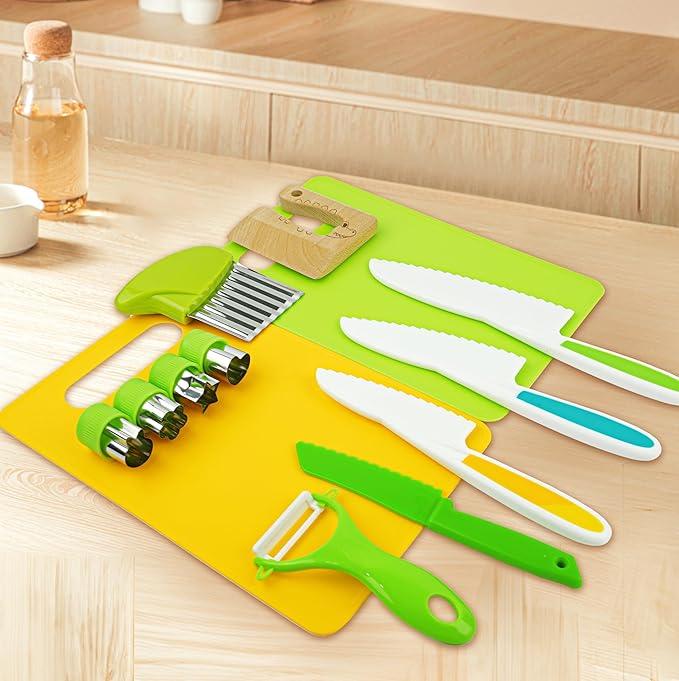 [Kitchen toy]Kitchen Accessories Safe Cooking Set,Child's Cooking SetToy: Safe Culinary Tools for Kids,Foster Skills & Fun Toys Set for RealCooking for Real Cooking with Plastic Safe Knives Crinkle Cutter Kids Cutting Board,Gift for child,birthday Gift